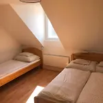 Laura-haus *