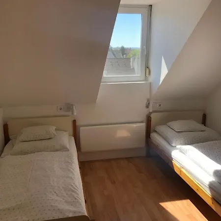 Laura-haus * Vonyarcvashegy