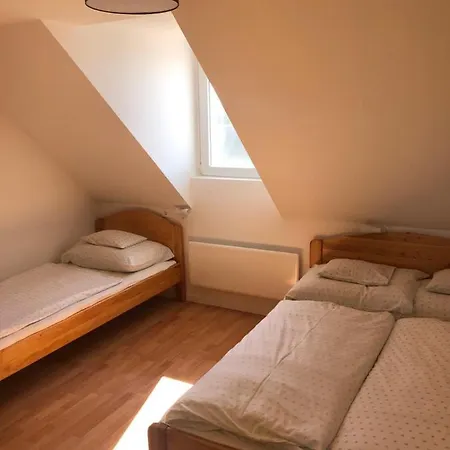Laura-haus *
