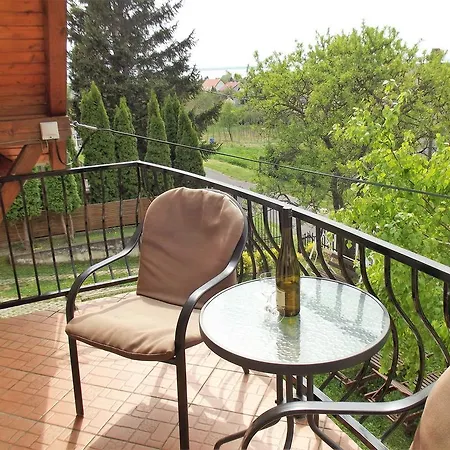 Laura-haus Lejlighed *