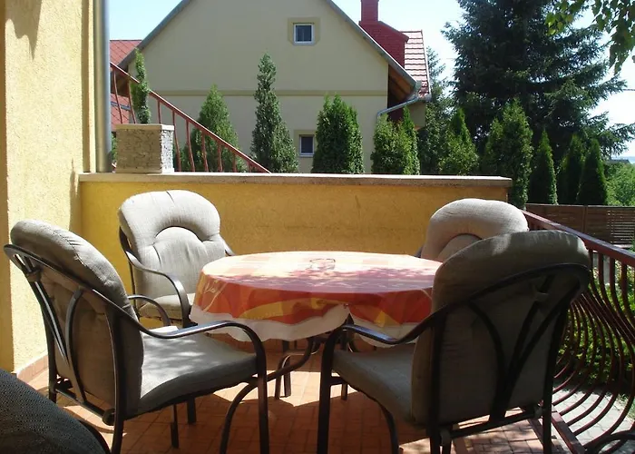 Apartment Laura-haus Vonyarcvashegy